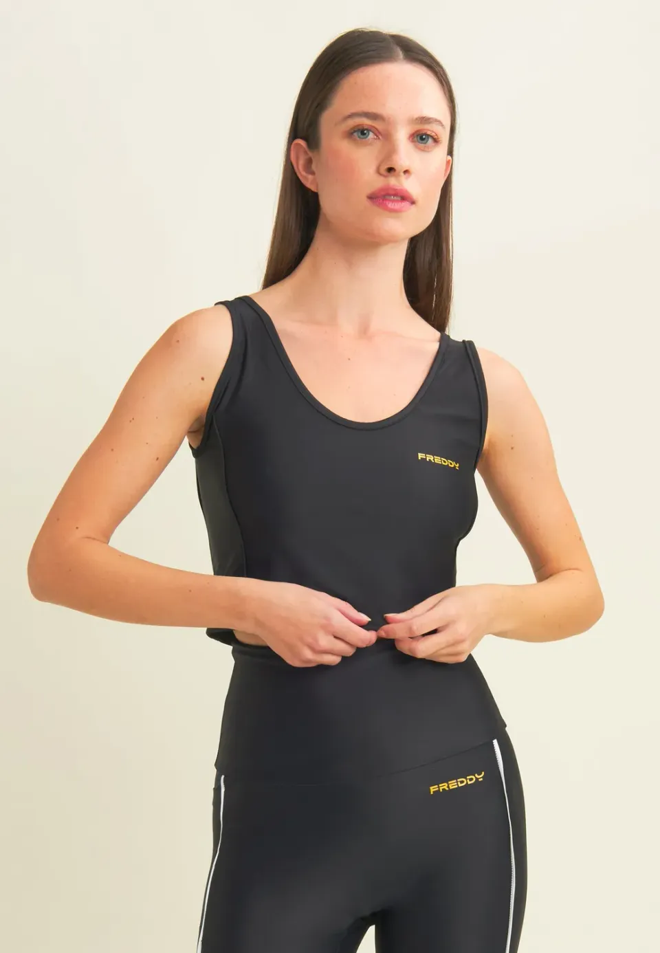 Freddy Crop-Top Jersey Schwarz Kontrastbund atmungsaktiv kurz