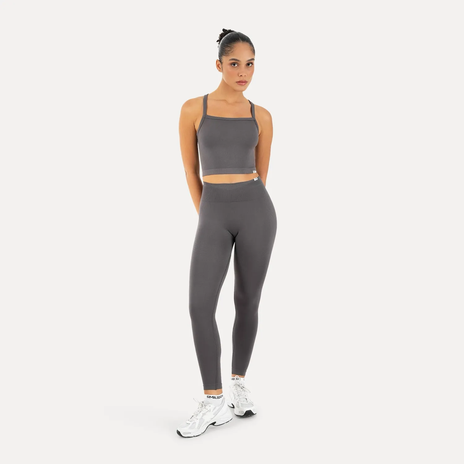 Smilodox Vonda Crop Top Schwarz mit Racerback