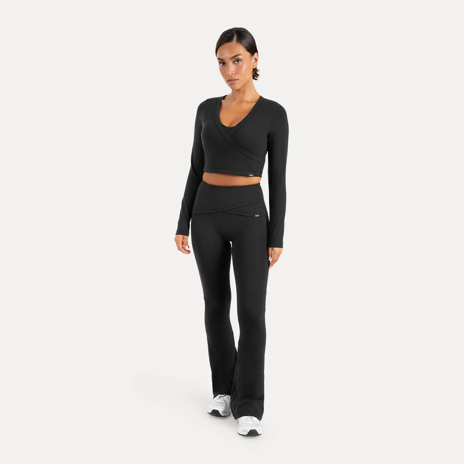 Smilodox Lunara Niora Crop Longsleeve V-Ausschnitt