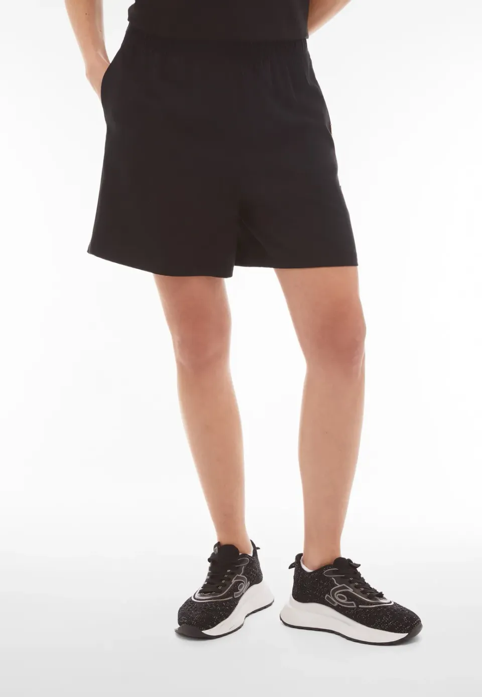 Freddy Leinen Shorts Damen schwarz weites Bein luftig
