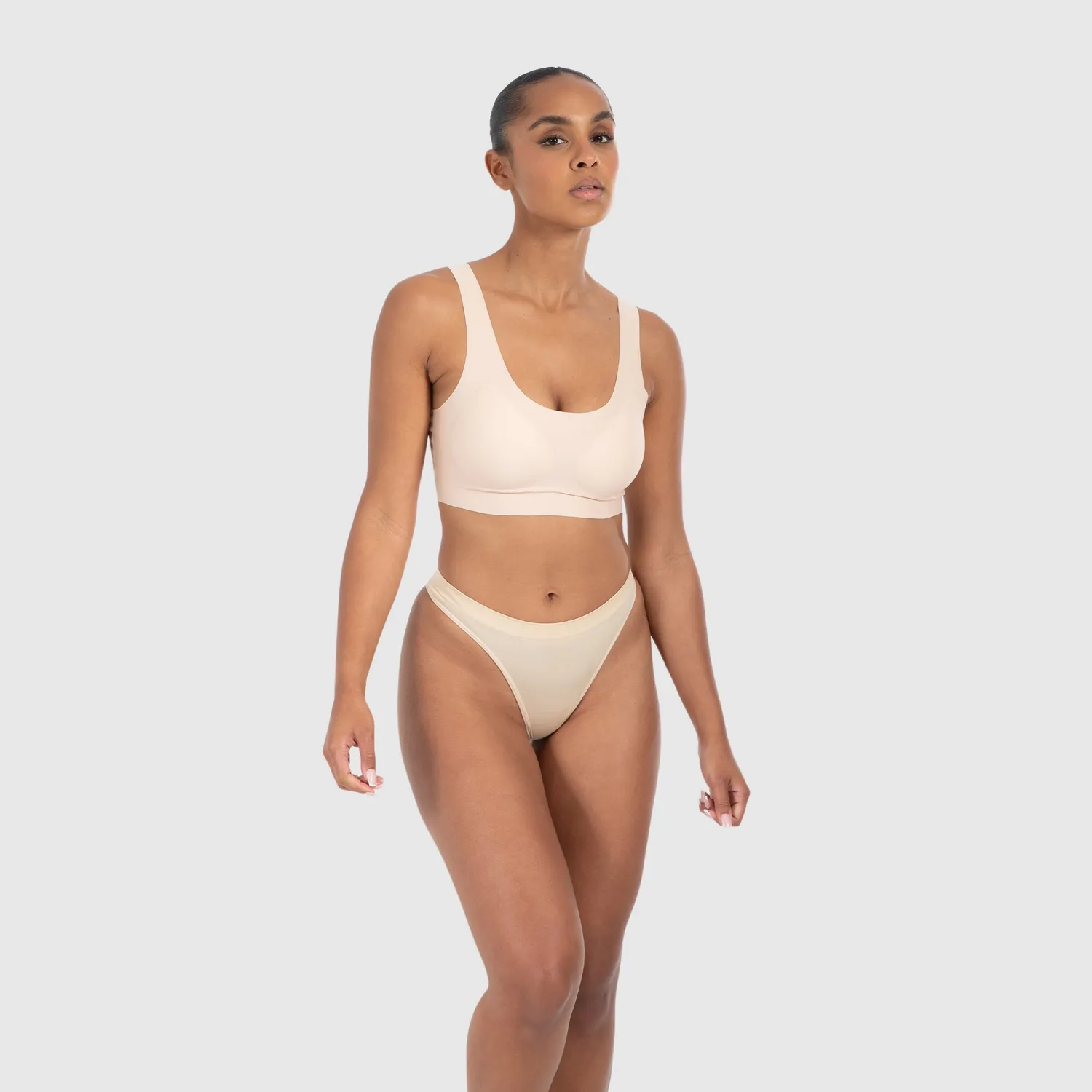 Smilodox Nysa String Schwarz Damen Slim nahtarm