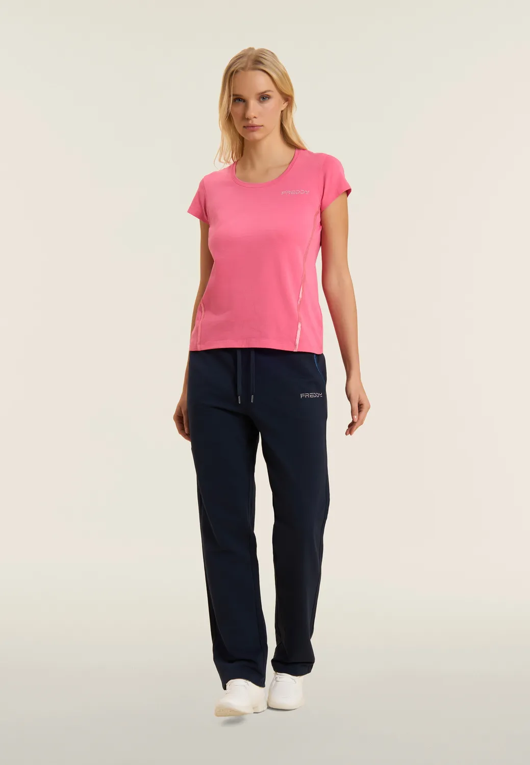 Freddy Perlen Logo T-Shirt Damen Kurzarm