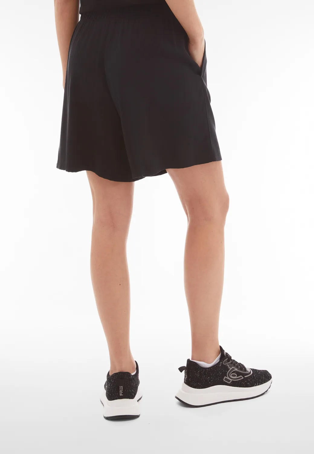 Freddy Leinen Shorts Damen schwarz weites Bein luftig