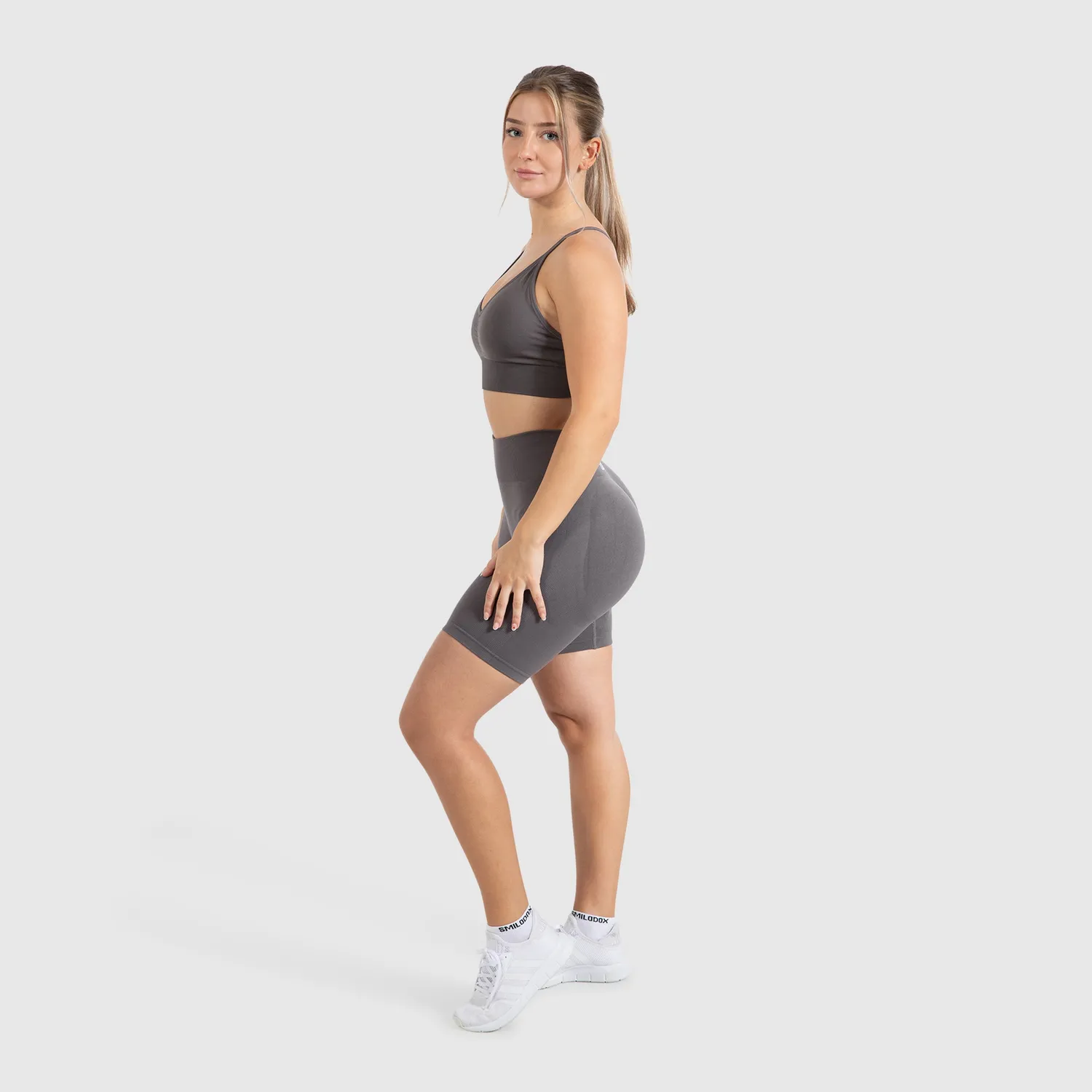 Smilodox Cetrina Maria Solid Shorts Schwarz Scrunch