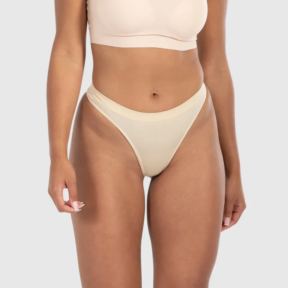 Smilodox Nysa String Schwarz Damen Slim nahtarm