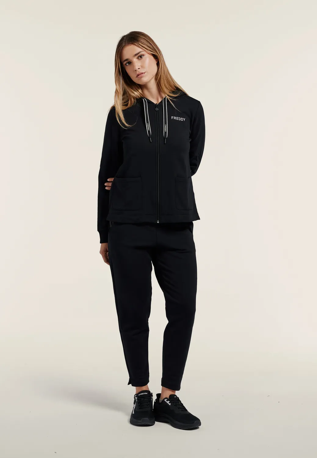 Freddy Damen Kapuzenjacke Full-Zip Schwarz Regular Fit