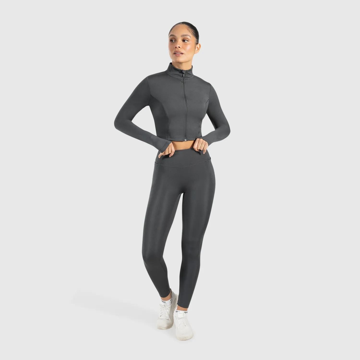 Smilodox Lunara Nilai Crop Jacke Schwarz cropped